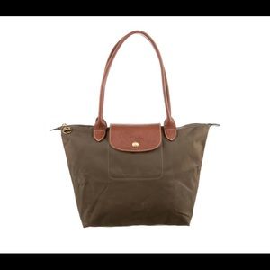 Small Longchamp Tote, in green! Brand new never used!